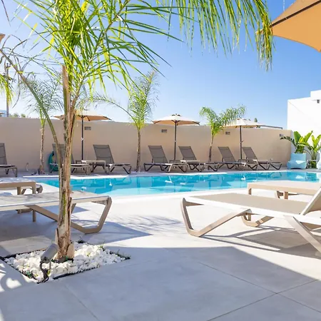 Ippocrates & Restaurant Hotel 2*