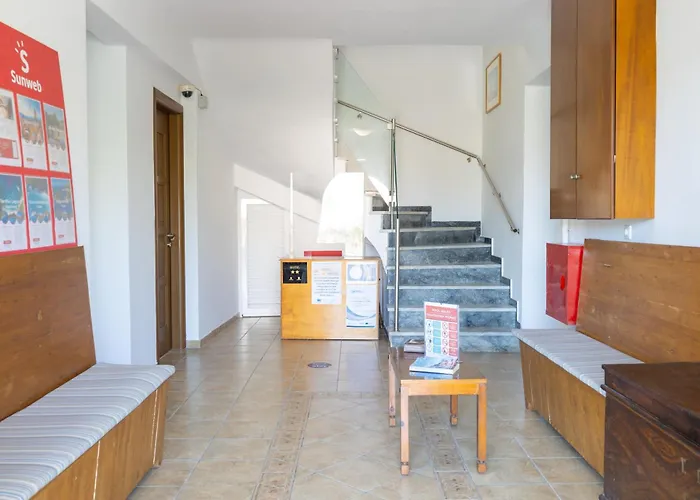 Ippocrates & Restaurant Αχαράβη