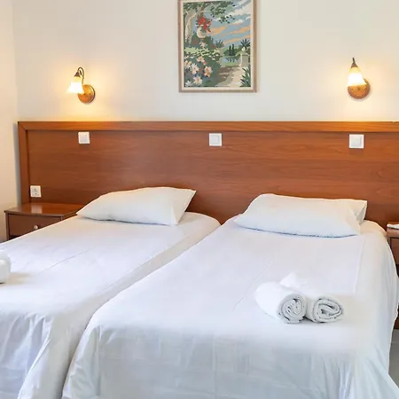 Ippocrates & Restaurant Hotel 2*