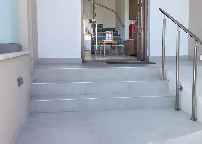 Hotel Ippocrates & Restaurant Acharavi (Corfu)